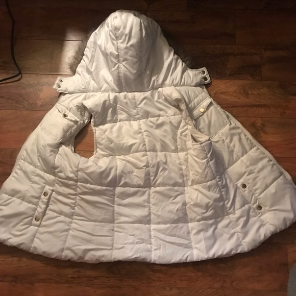 Cute Hooded Vest - Picture 3 of 3